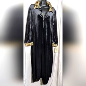 NWT Women's Vintage 1/2 Zip Long Black‎ Warm & Cozy Velour Robe | Size M